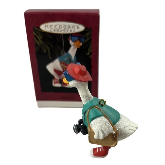 Hallmark Keepsake Ornament Snowbird Traveler Goose With Sunglasses Camera & Hat - Picture 4 of 7